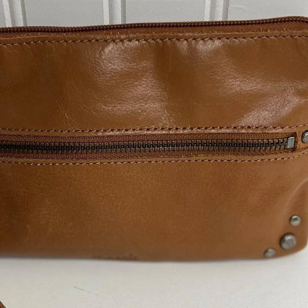 The SAK charging wristlet Sanibel NWT - Picture 13 of 15